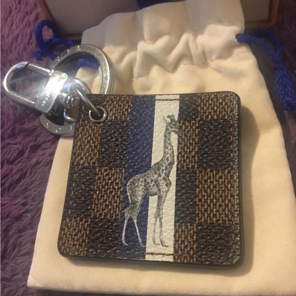 Authentic Louis Vuitton Damier Illustra  SAVANE Giraffe Chapman Keychain - Picture 5 of 16